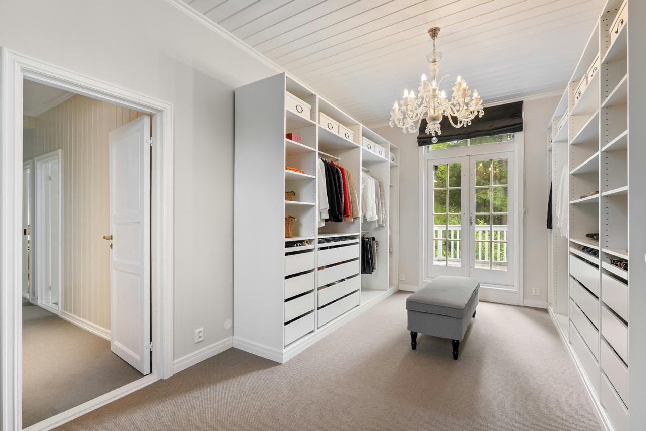 Walk-In Closets